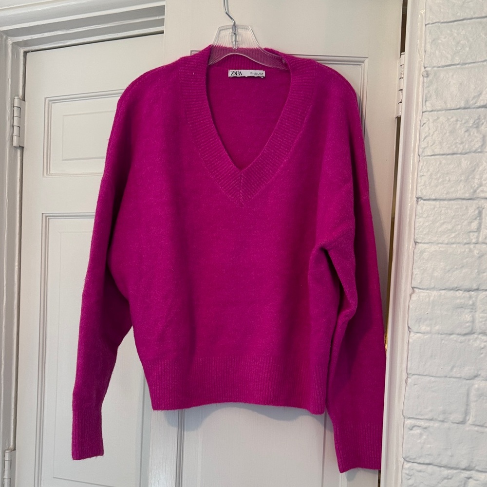 Zara Women's V-Neck Sweater - Fuchsia